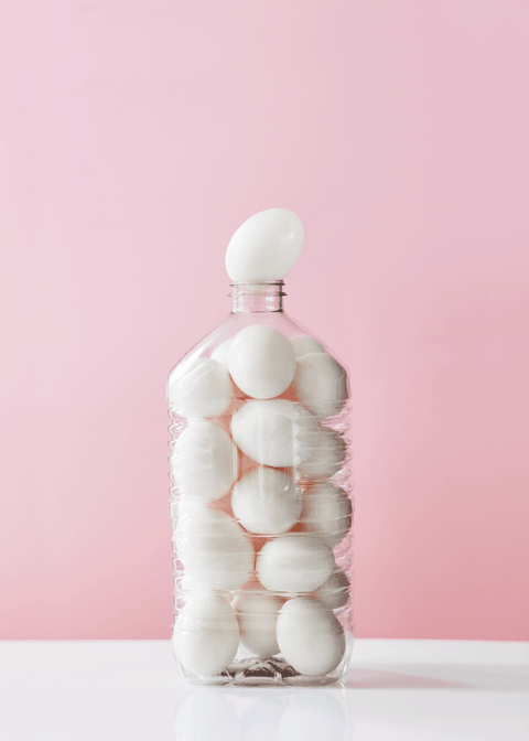 Bottle of eggs - Moderne kunst plakat